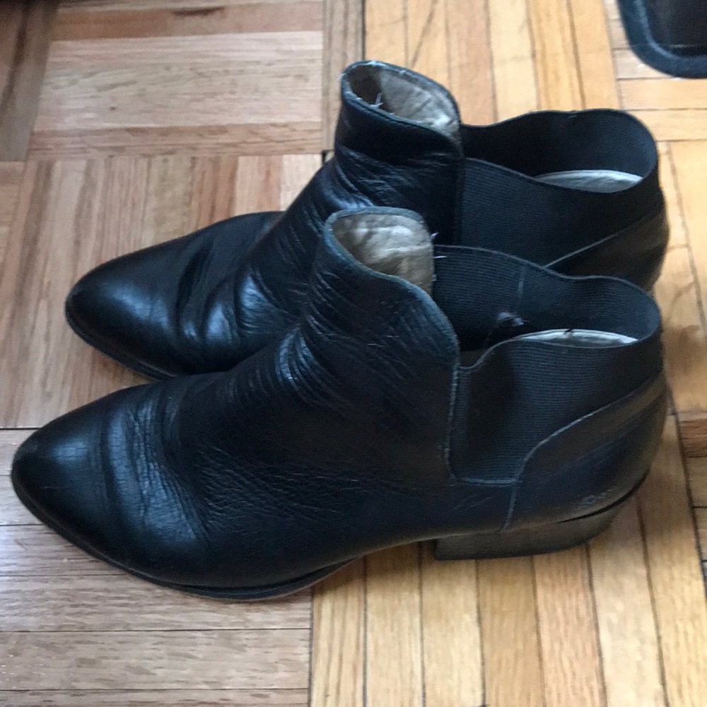 House of Harlow Shoes size 7